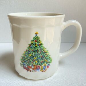 Salem Porcelle France vintage glass Christmas tree wreath mug in creamy white